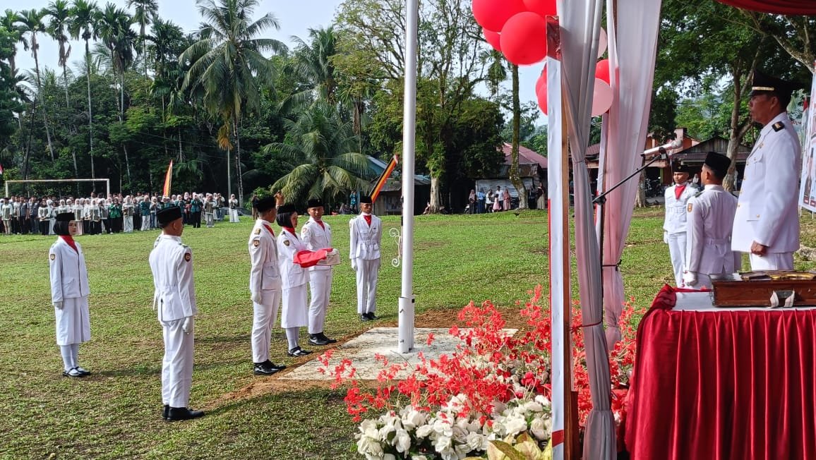 Upacara Penurunan Bendera HUT RI ke-81 di Kuantan Mudik Berlangsung Khidmat