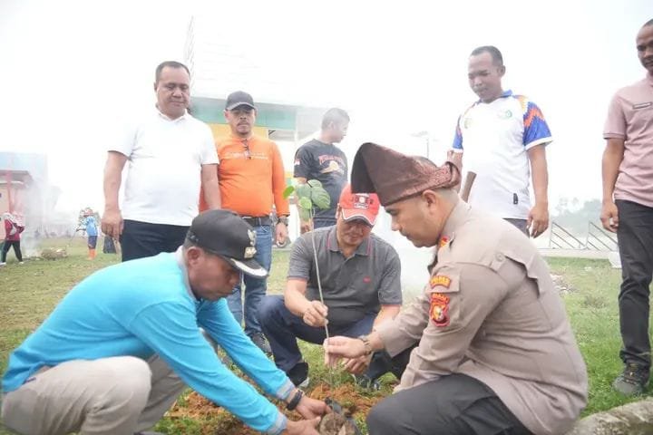 AMANKAN ASET DAERAH, MUKLISIN BOYONG ASN GORO MASSAL DI KEBUN NOPI